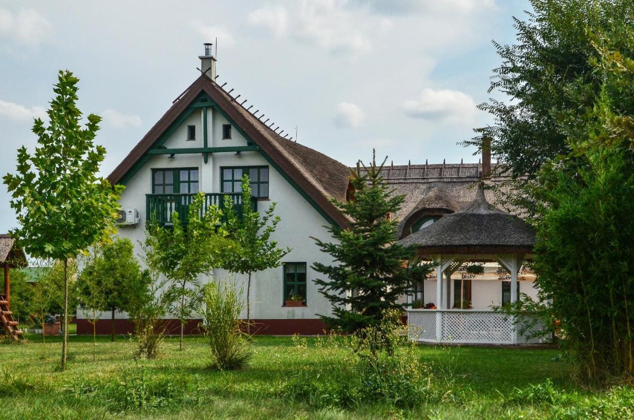 Antal-tavi Fogadó és Horgászparadicsom Szentes Exterior foto